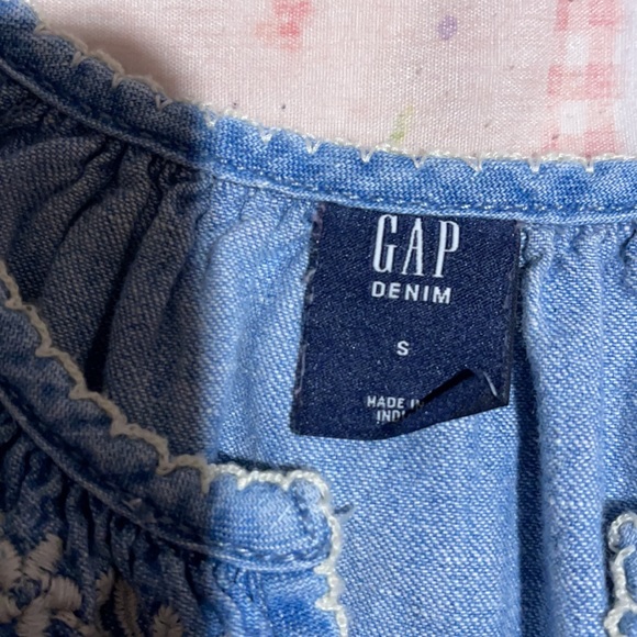 Gap. Size S 6-7 denim blouse - Picture 3 of 6